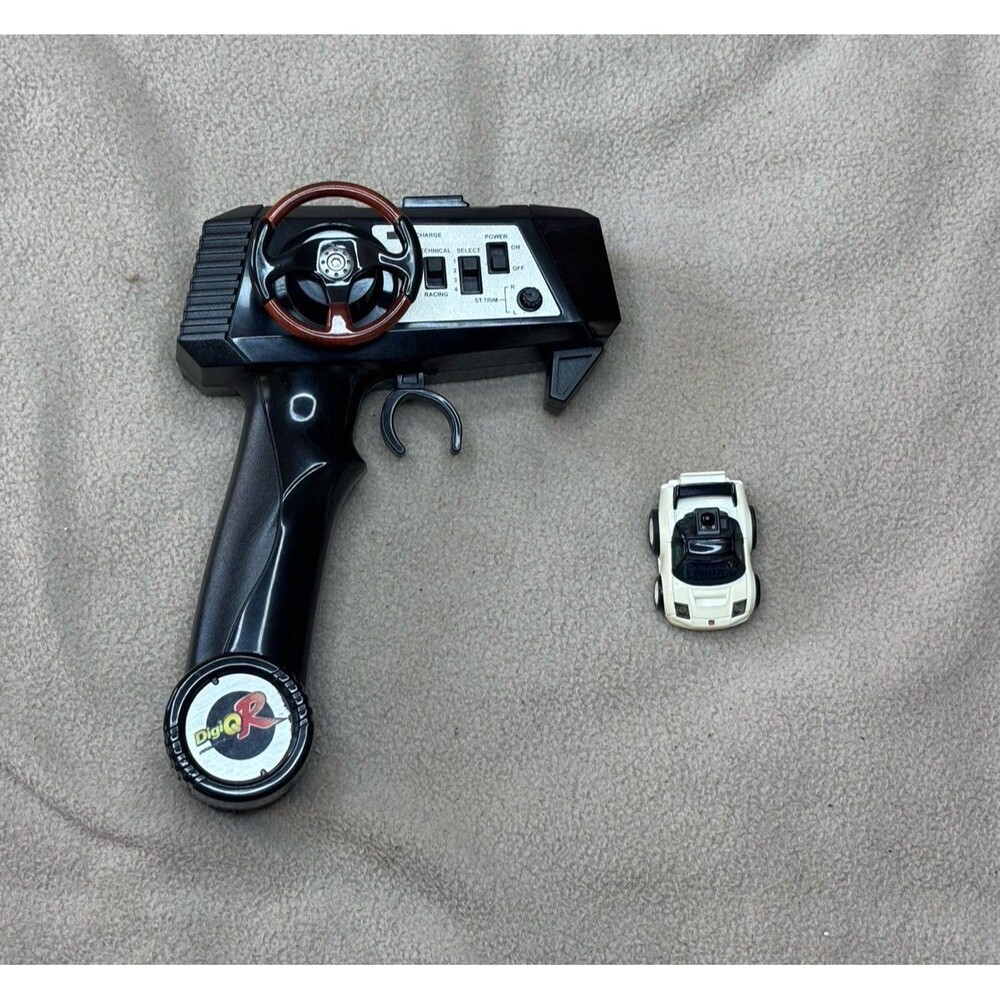 2002 Konami Takara DigiQ R White NSX-R Micro IR RC Remote Control and Car